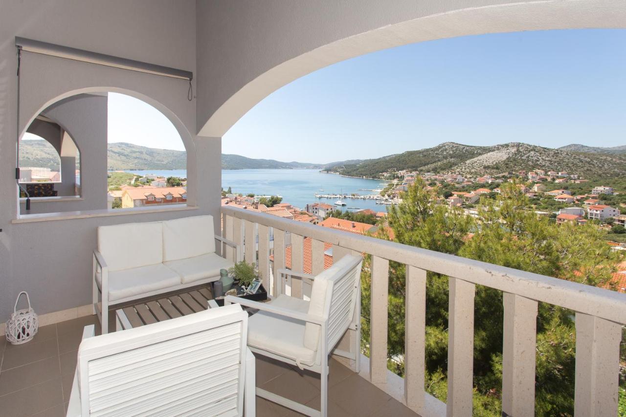 Apartmani Stanic Seget Vranjica Exterior photo