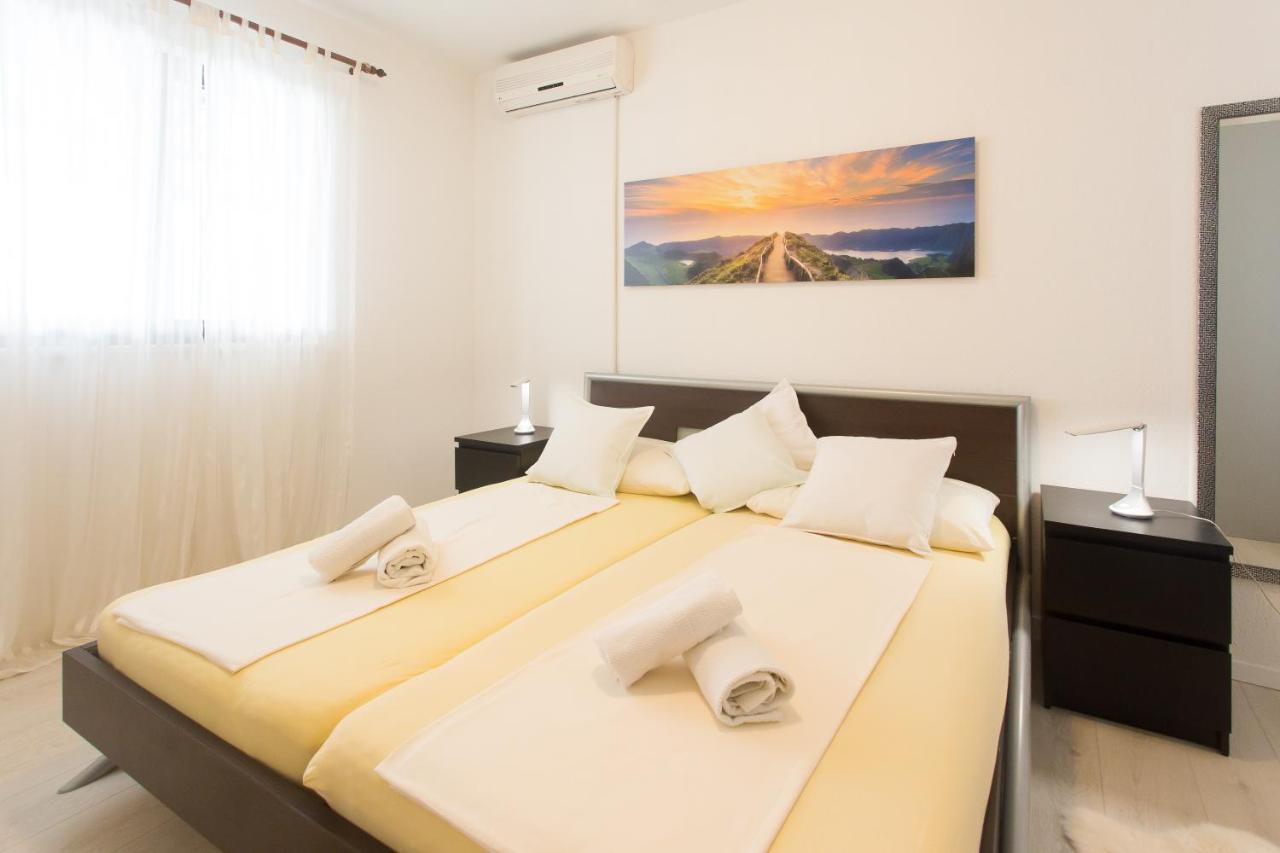 Apartmani Stanic Seget Vranjica Exterior photo