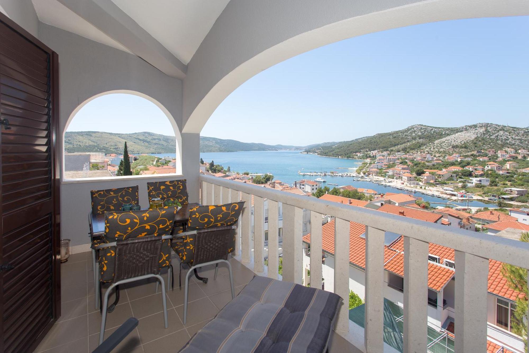 Apartmani Stanic Seget Vranjica Exterior photo