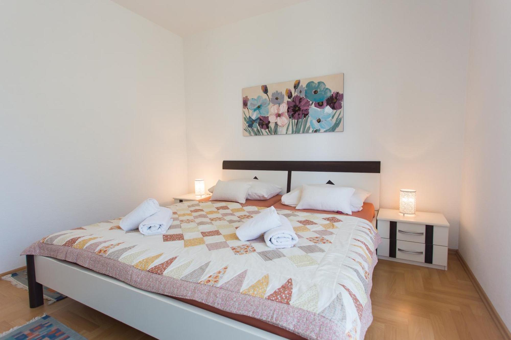 Apartmani Stanic Seget Vranjica Room photo