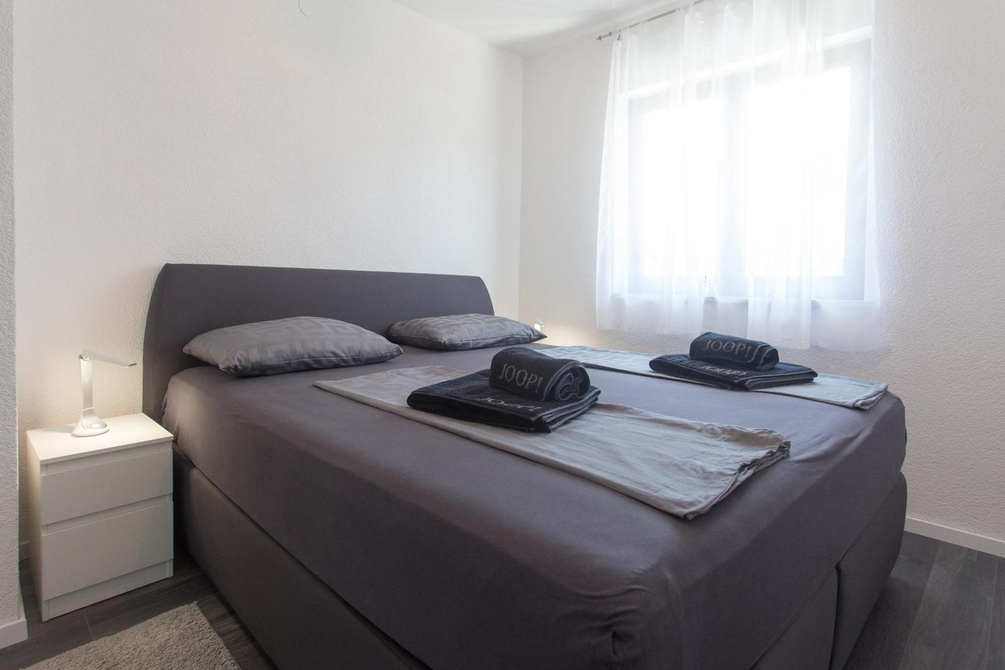 Apartmani Stanic Seget Vranjica Room photo