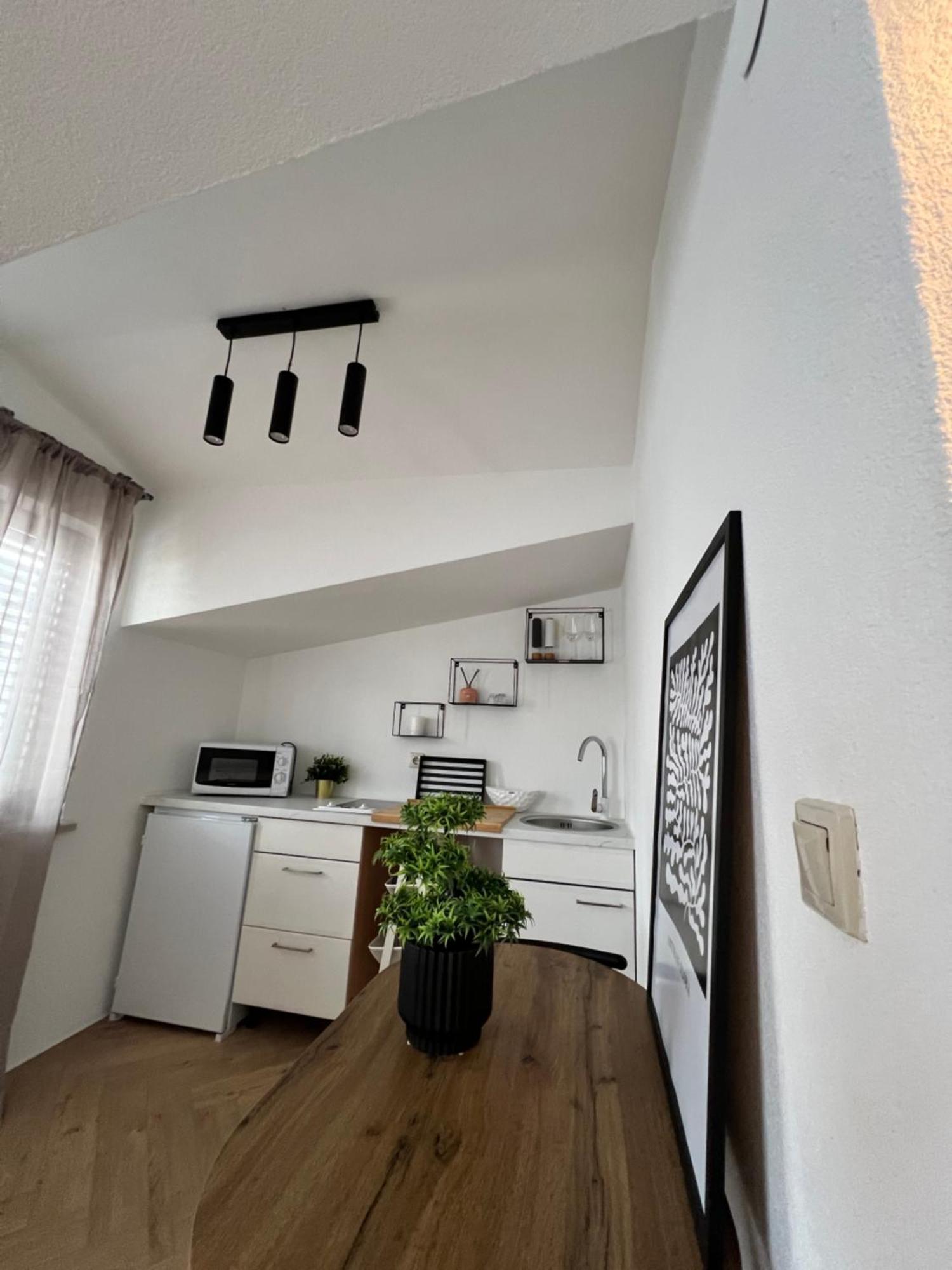 Apartmani Stanic Seget Vranjica Exterior photo